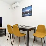 Apartmensts Arsen 928 풀라