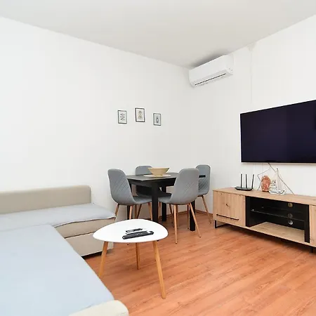 Apartment Apartmensts Arsen 928 Pula