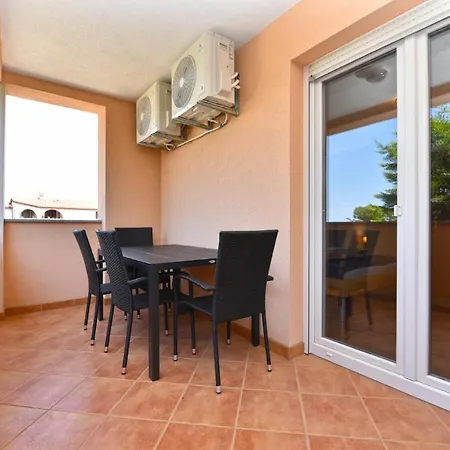 Apartment Apartmensts Arsen 928 Pula