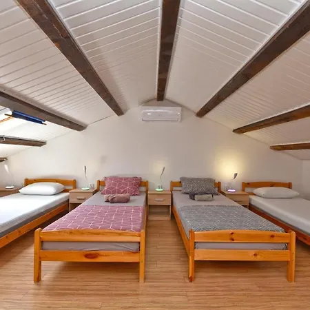 Apartment Apartmensts Arsen 928 Pula