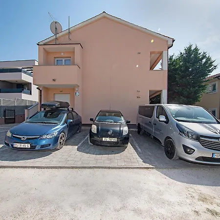 Apartman Apartmensts Arsen 928 *