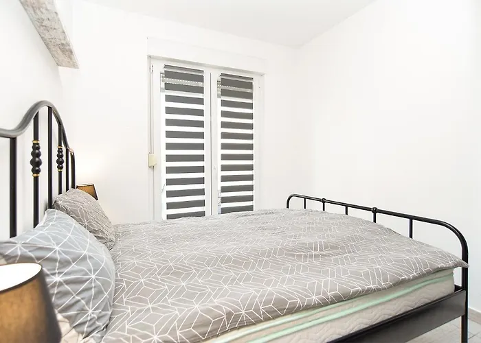 Apartmensts Arsen 928 아파트 풀라