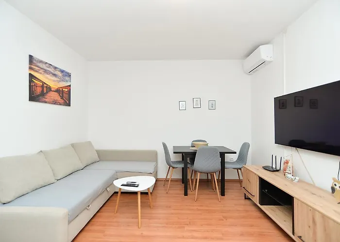 아파트 Apartmensts Arsen 928