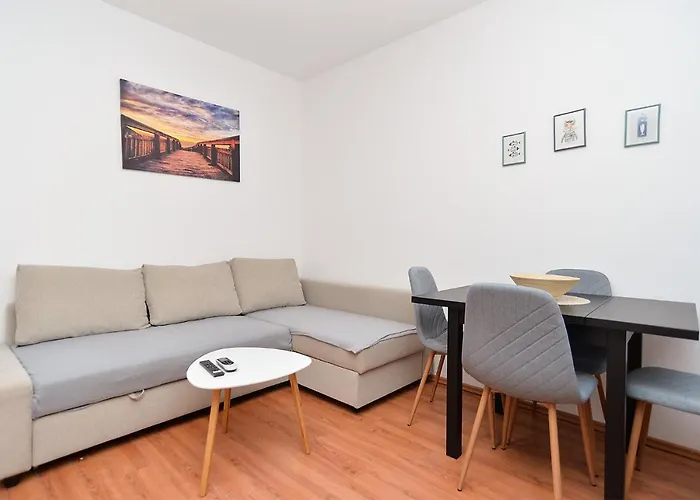 아파트 Apartmensts Arsen 928