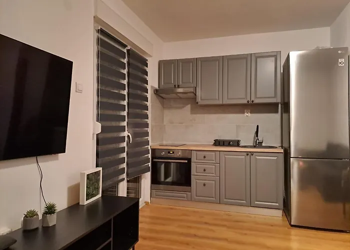 아파트 Apartmensts Arsen 928 풀라
