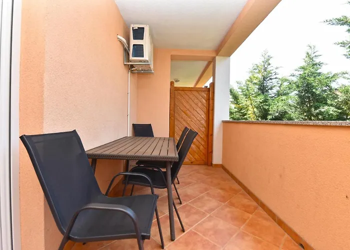 Apartmensts Arsen 928 * 풀라