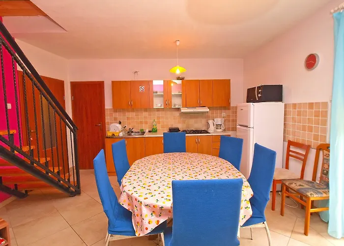 Apartmensts Arsen 928 아파트 풀라